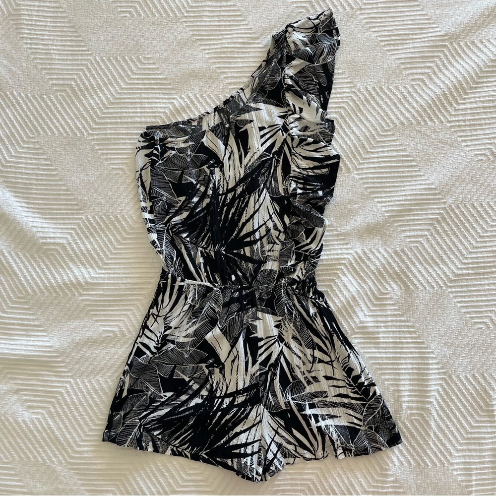 Chicoree (Euro brand) One-Shoulder Romper